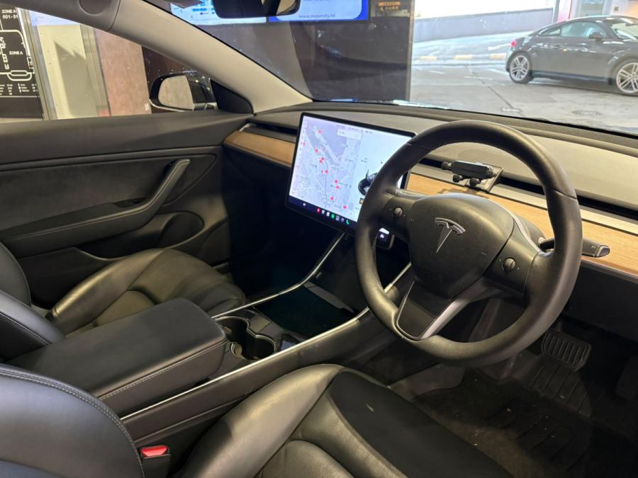 Model 3 Standard Range Plus - Image 3